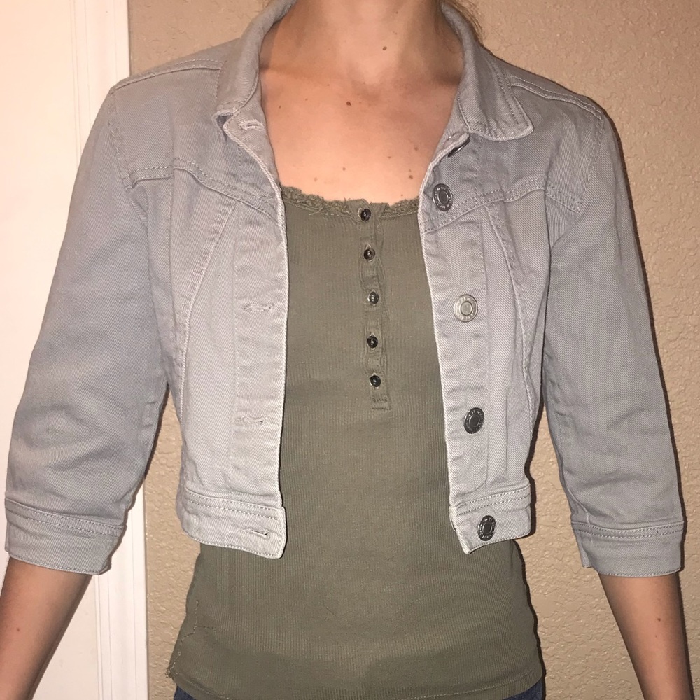 Cropped gray half sleeve jean jacket